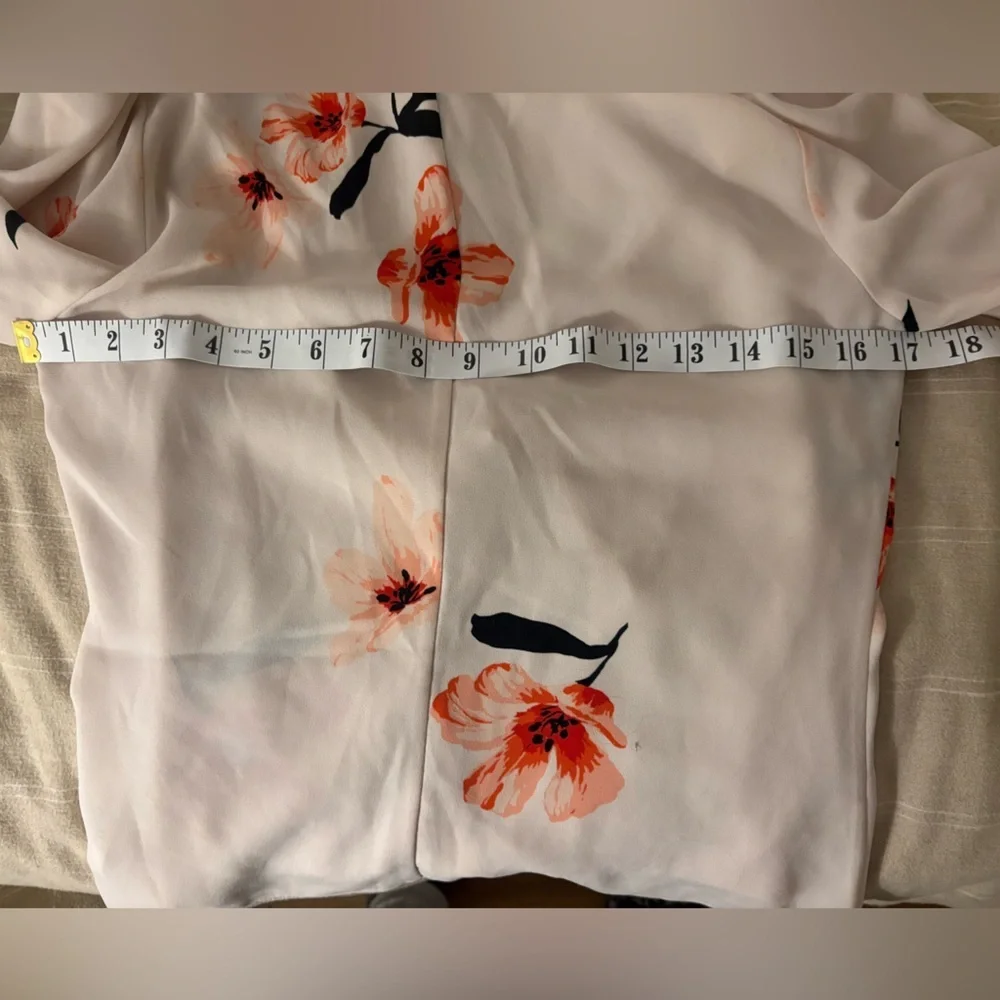 Wilfred | Aritzia Tia floral flowy long sleeve blouse cream size small front tie - Picture 8 of 8